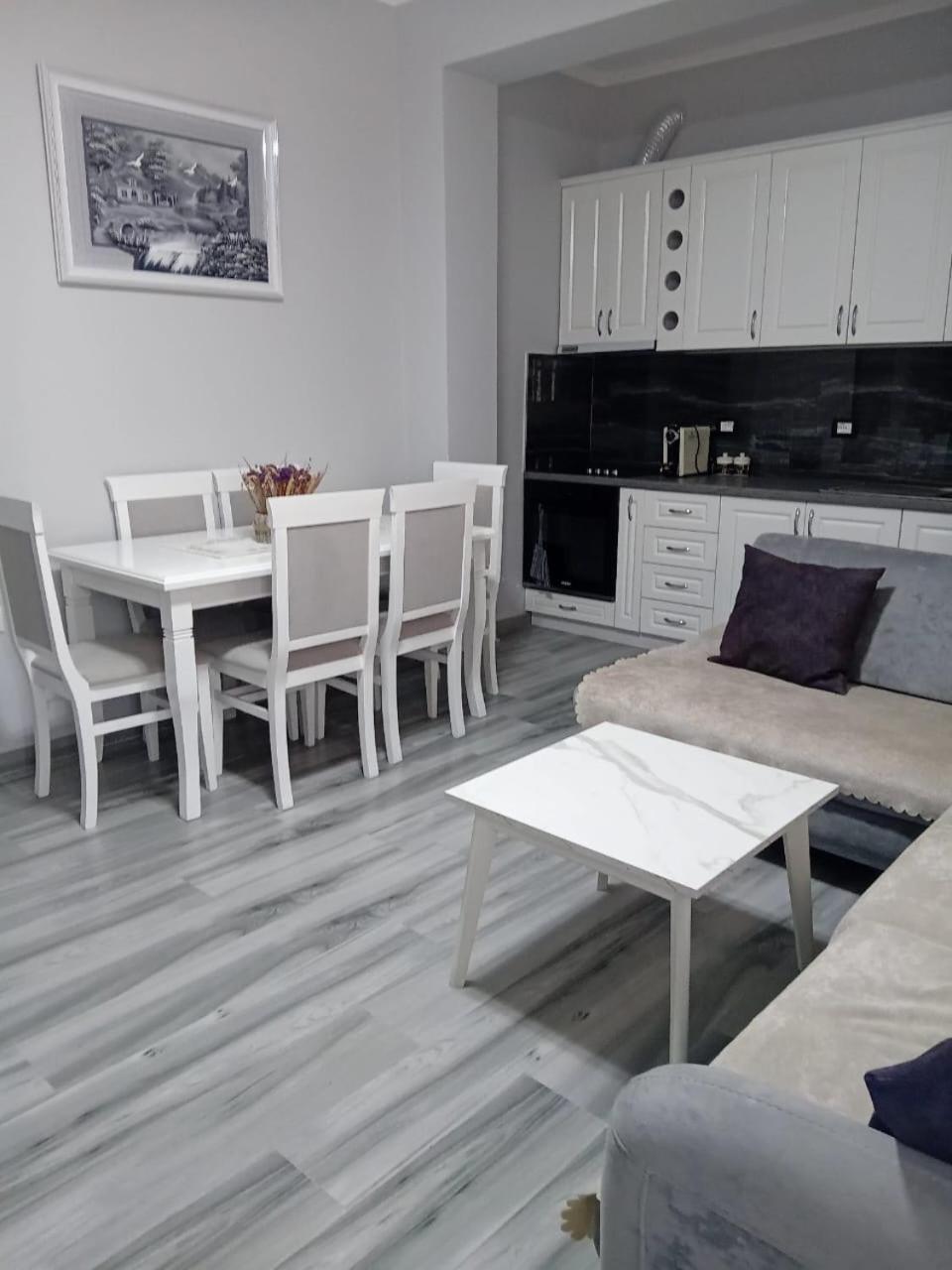 Shoraj Rent House Apartamento *